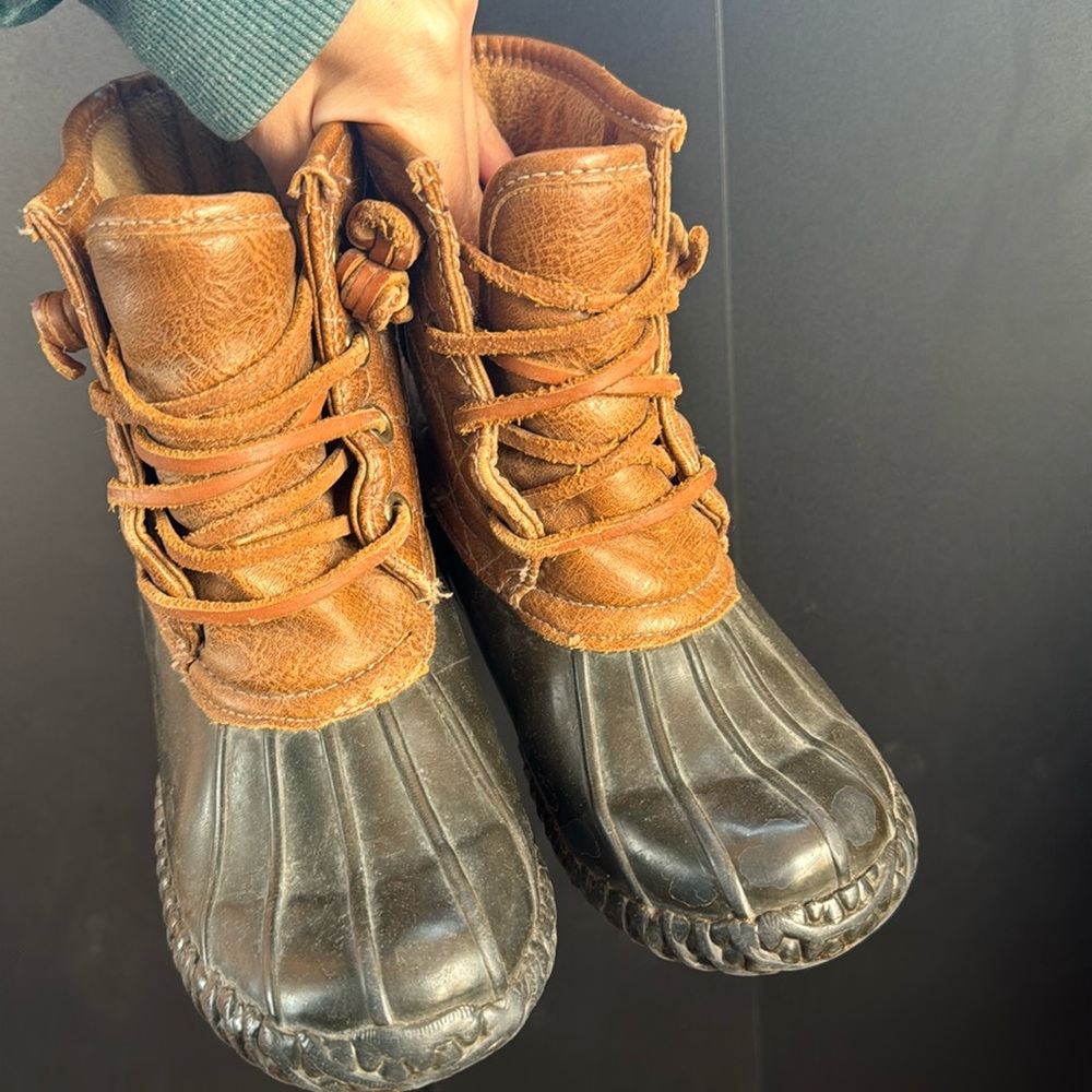Snow boots size 13